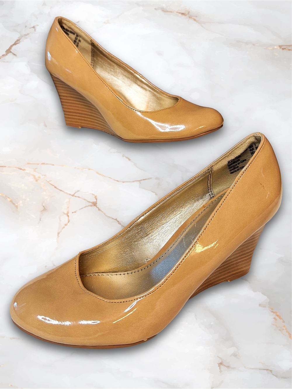 Dexter Neutral Beige Patent Stacked Wedge Pumps Classic Comfort Heel Sz 7 - Picture 2 of 11